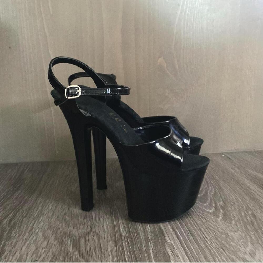Ellie brand juliet style black heels